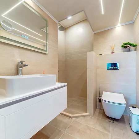 Apartament Upper Deck Apt. *