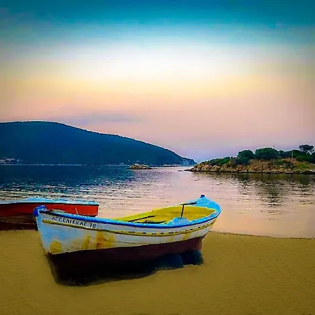 Upper Deck Apt. * Néa Péramos