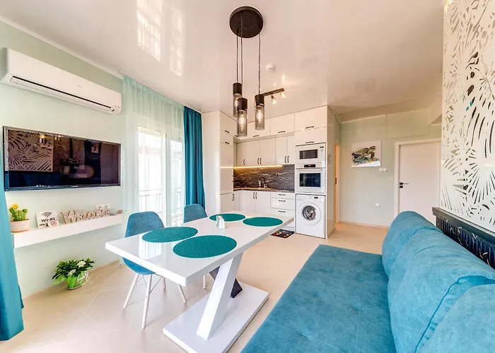 Upper Deck Apt. Néa Péramos