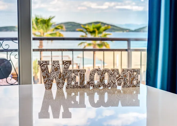 Upper Deck Apt. * Néa Péramos