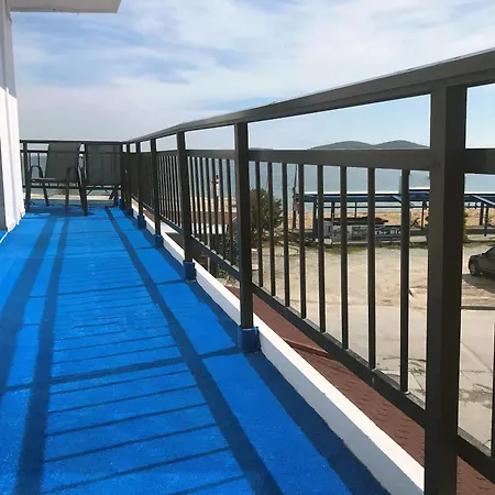 Upper Deck Apt. Apartment