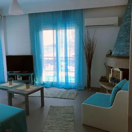 Upper Deck Apt. Apartment *