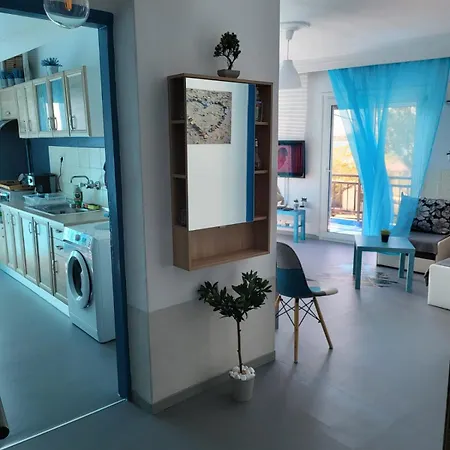 Apartment Upper Deck Apt.