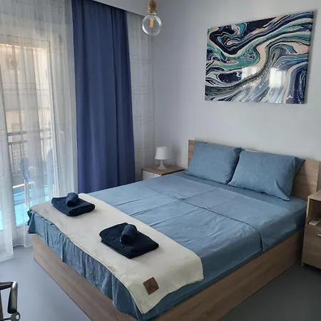 Upper Deck Apt. Apartment *