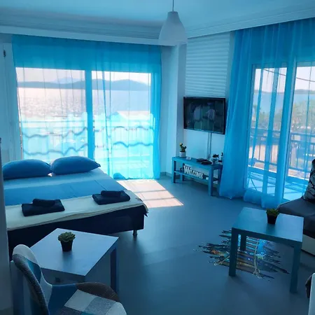 Upper Deck Apt. Apartment Nea Peramos (Macedonia)