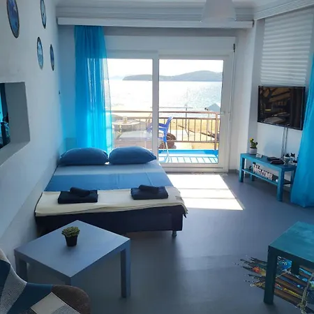 Upper Deck Apt. Nea Peramos (Macedonia)