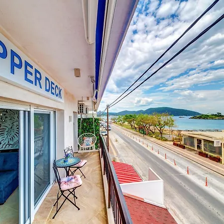 Upper Deck Apt. Néa Péramos