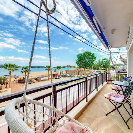 Upper Deck Apt. شقة Néa Péramos