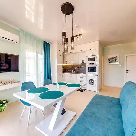 Upper Deck Apt. Néa Péramos