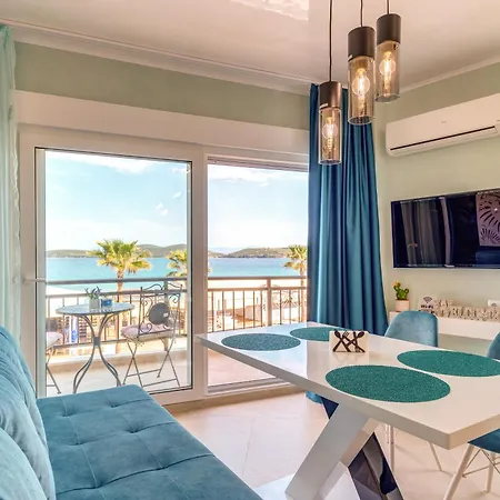 Upper Deck Apt. شقة Néa Péramos