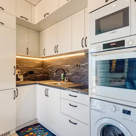 Upper Deck Apt. Apartment