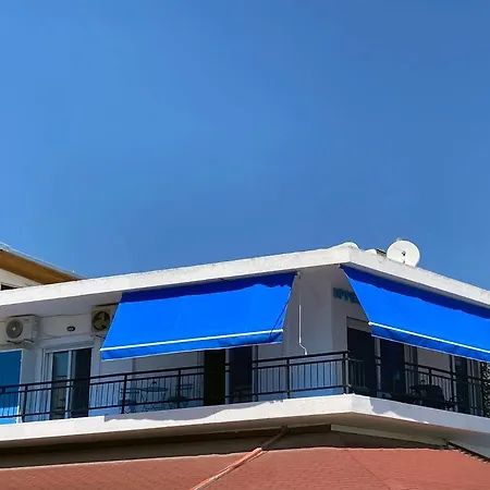 Upper Deck Apt. Apartment *