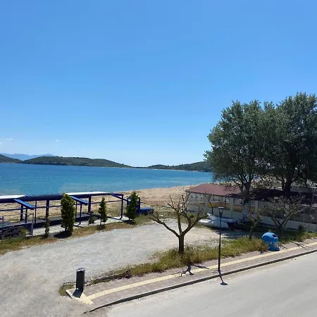Upper Deck Apt. Nea Peramos (Macedonia)