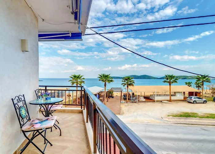 Upper Deck Apt. Apartmán Néa Péramos