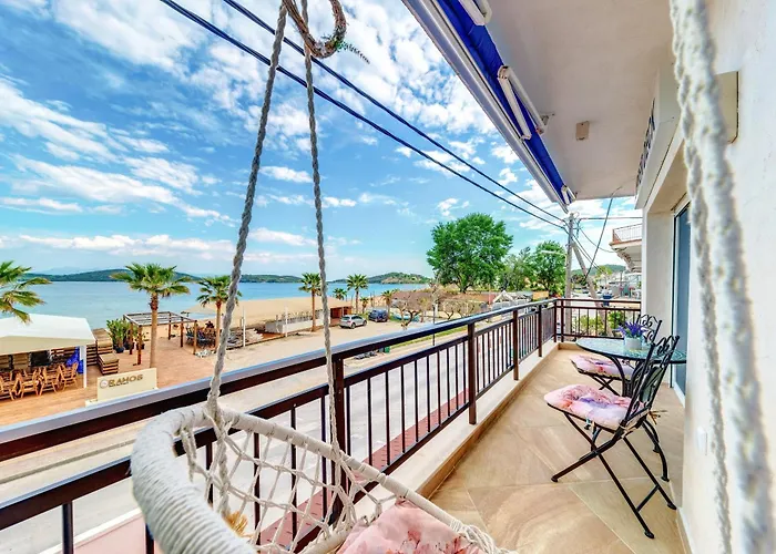 Upper Deck Apt. Daire Néa Péramos