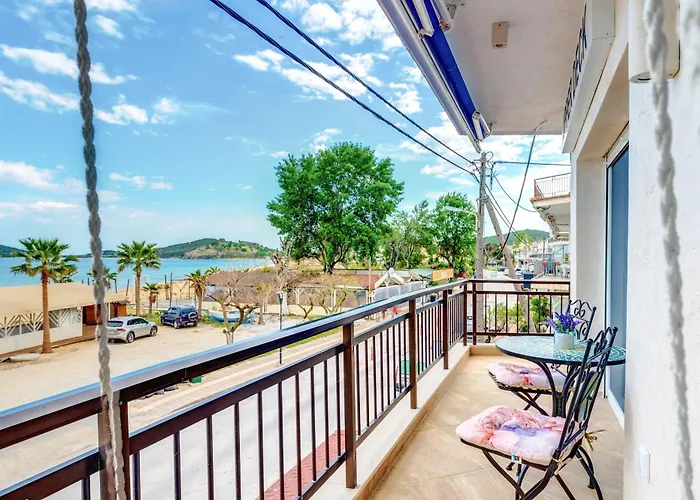 Daire Upper Deck Apt. Néa Péramos