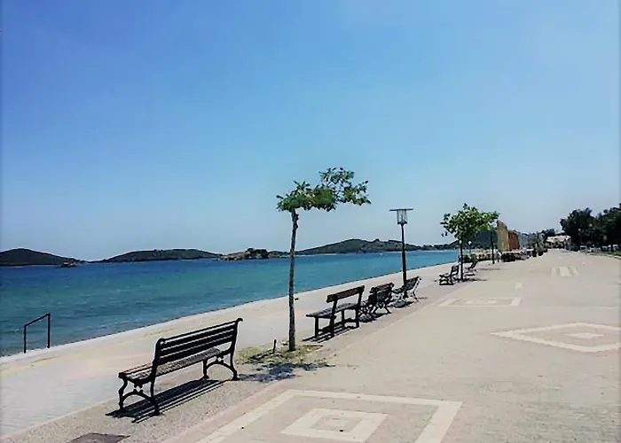 Upper Deck Apt. Daire Néa Péramos